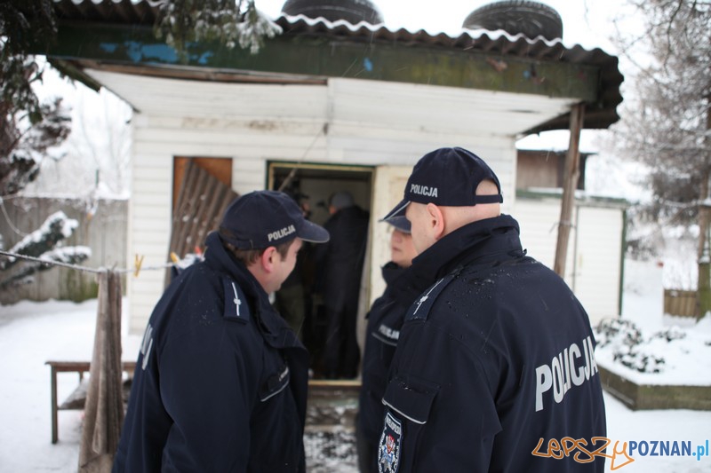 Policja i Caritas odwiedzili bezdomnych (8.01.2016) Foto: www.wielkopolska.policja.gov.pl Policja i Caritas odwiedzili bezdomnych (8.01.2016) Foto: www.wielkopolska.policja.gov.pl