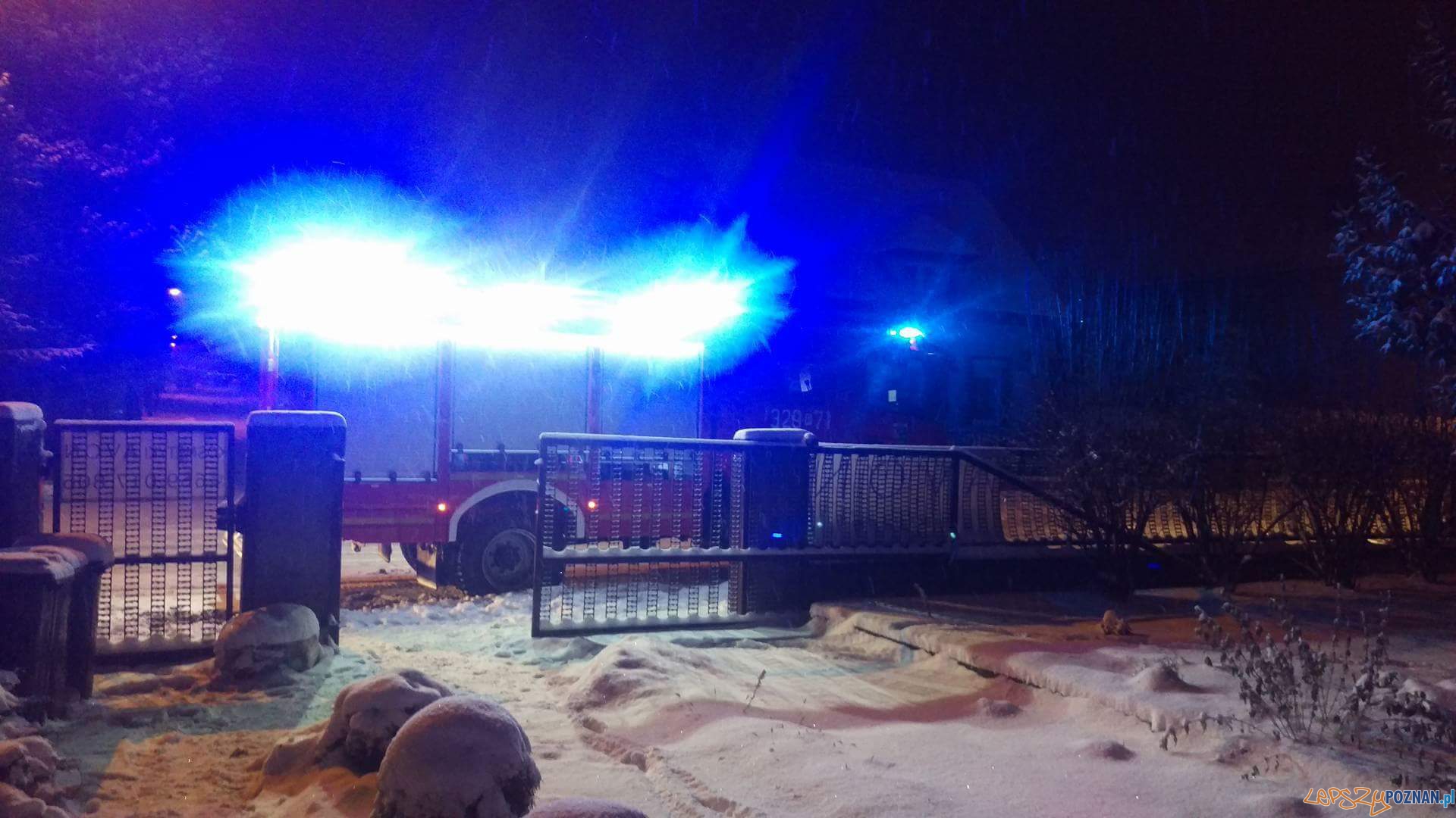 Zapaliła się sadza w kominie Foto: Marek / OSPLuboń, Bartosz / Szkoła Aspirantów PSP w Poznaniu Zapaliła się sadza w kominie Foto: Marek / OSPLuboń, Bartosz / Szkoła Aspirantów PSP w Poznaniu