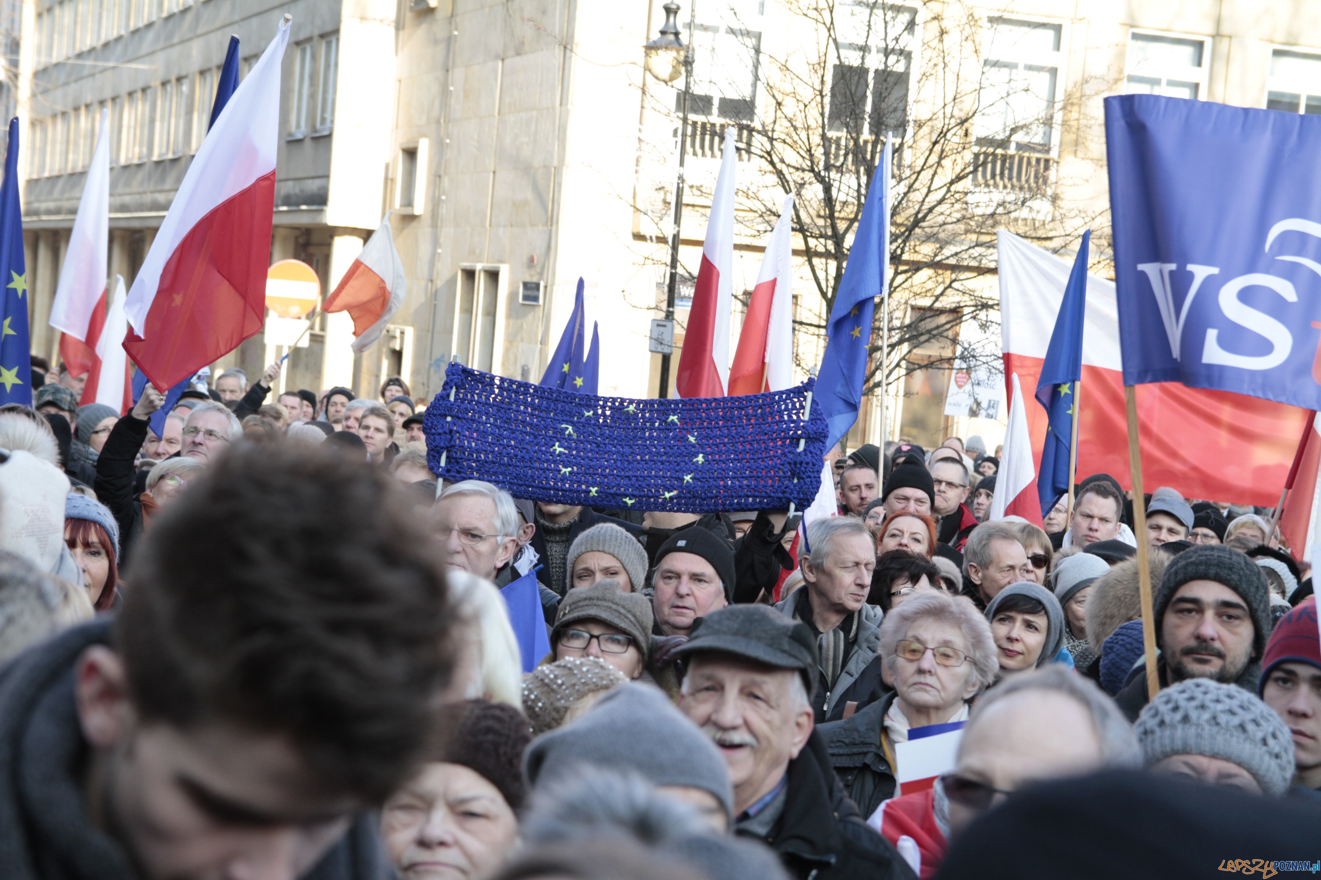 Szybka migawka - protest w obronie mediów Foto: LepszyPOZNAN.pl / Pawel Rychter Szybka migawka - protest w obronie mediów Foto: LepszyPOZNAN.pl / Pawel Rychter