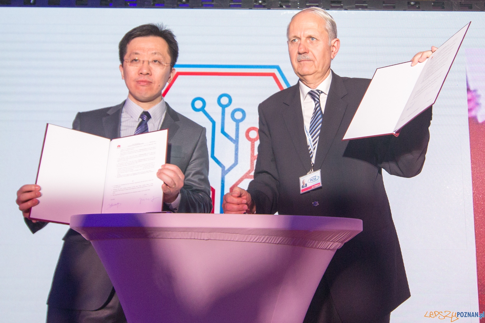 Centrum Innowacji PCSS - Huawei Foto: lepszyPOZNAN.pl / Piotr Rychter Centrum Innowacji PCSS - Huawei Foto: lepszyPOZNAN.pl / Piotr Rychter