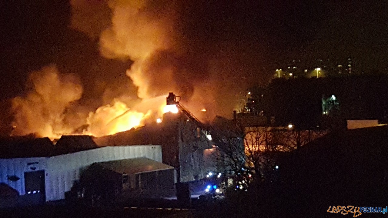 Pożar przy Smoluchowskiego Foto: OSP Luboń Pożar przy Smoluchowskiego Foto: OSP Luboń
