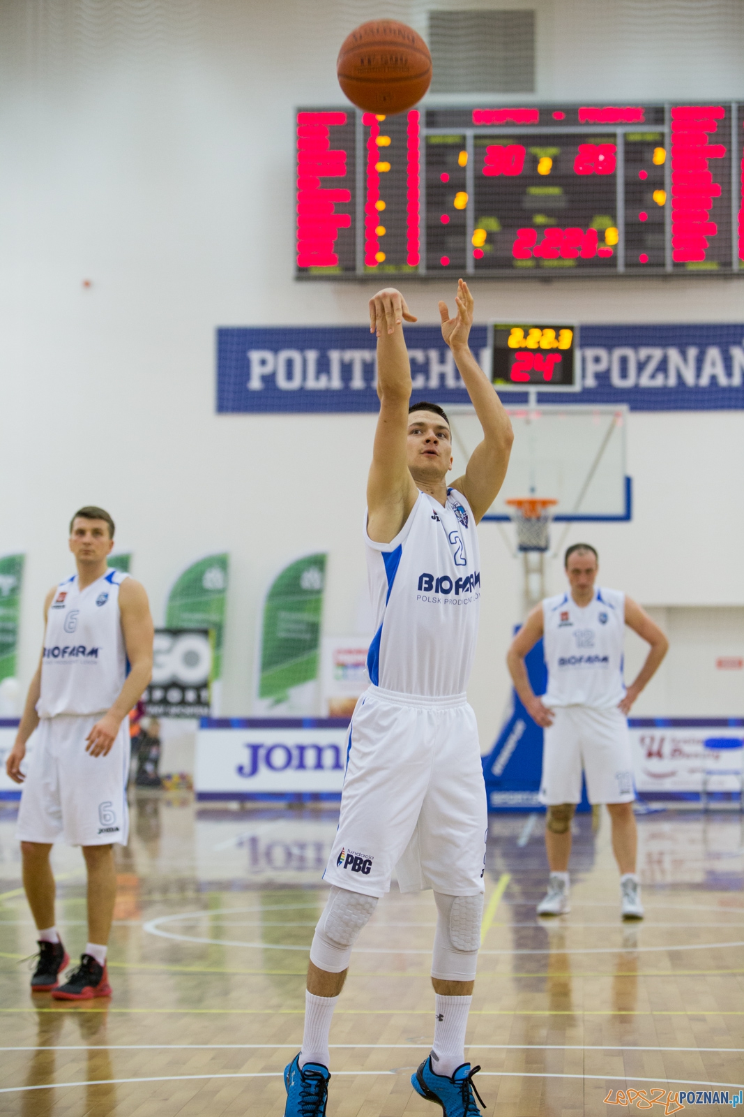 1 Liga Mężczyzn: Biofarm Basket Poznań - Meritumkredyt Pogoń Foto: lepszyPOZNAN.pl / Piotr Rychter 1 Liga Mężczyzn: Biofarm Basket Poznań - Meritumkredyt Pogoń Foto: lepszyPOZNAN.pl / Piotr Rychter