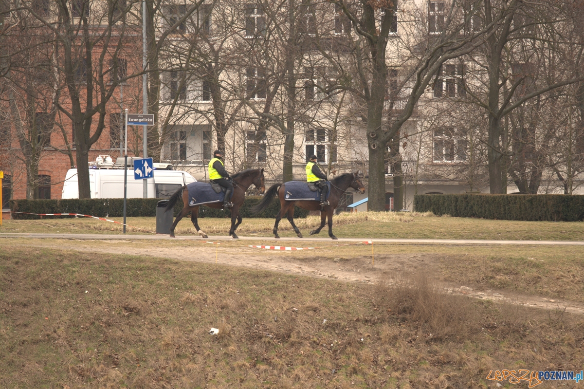 Poszukiwania Ewy Tylman w centrum Poznania Foto: lepszyPOZNAN.pl / Karolina Kiraga Poszukiwania Ewy Tylman w centrum Poznania Foto: lepszyPOZNAN.pl / Karolina Kiraga