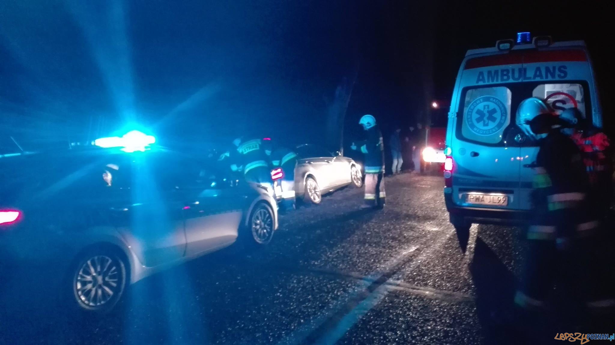 Jazda zakończona na drzewie Foto: OSP Skoki Jazda zakończona na drzewie Foto: OSP Skoki