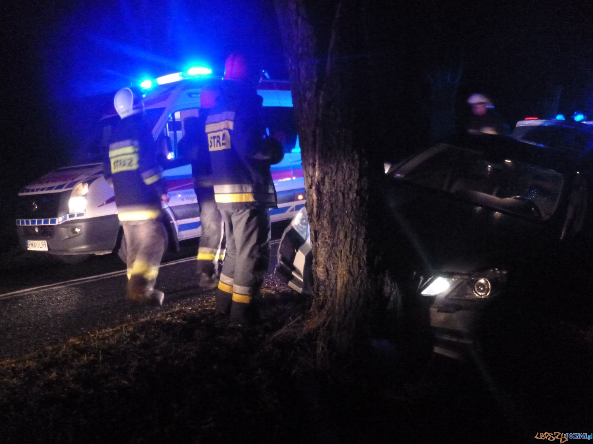 Jazda zakończona na drzewie Foto: OSP Skoki Jazda zakończona na drzewie Foto: OSP Skoki