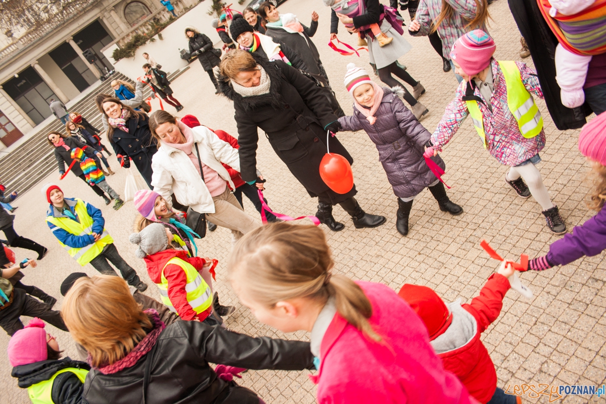 Nazywam się miliard / One billion rising (14.02.2016) Plac Woln Foto: © lepszyPOZNAN.pl / Karolina Kiraga Nazywam się miliard / One billion rising (14.02.2016) Plac Woln Foto: © lepszyPOZNAN.pl / Karolina Kiraga