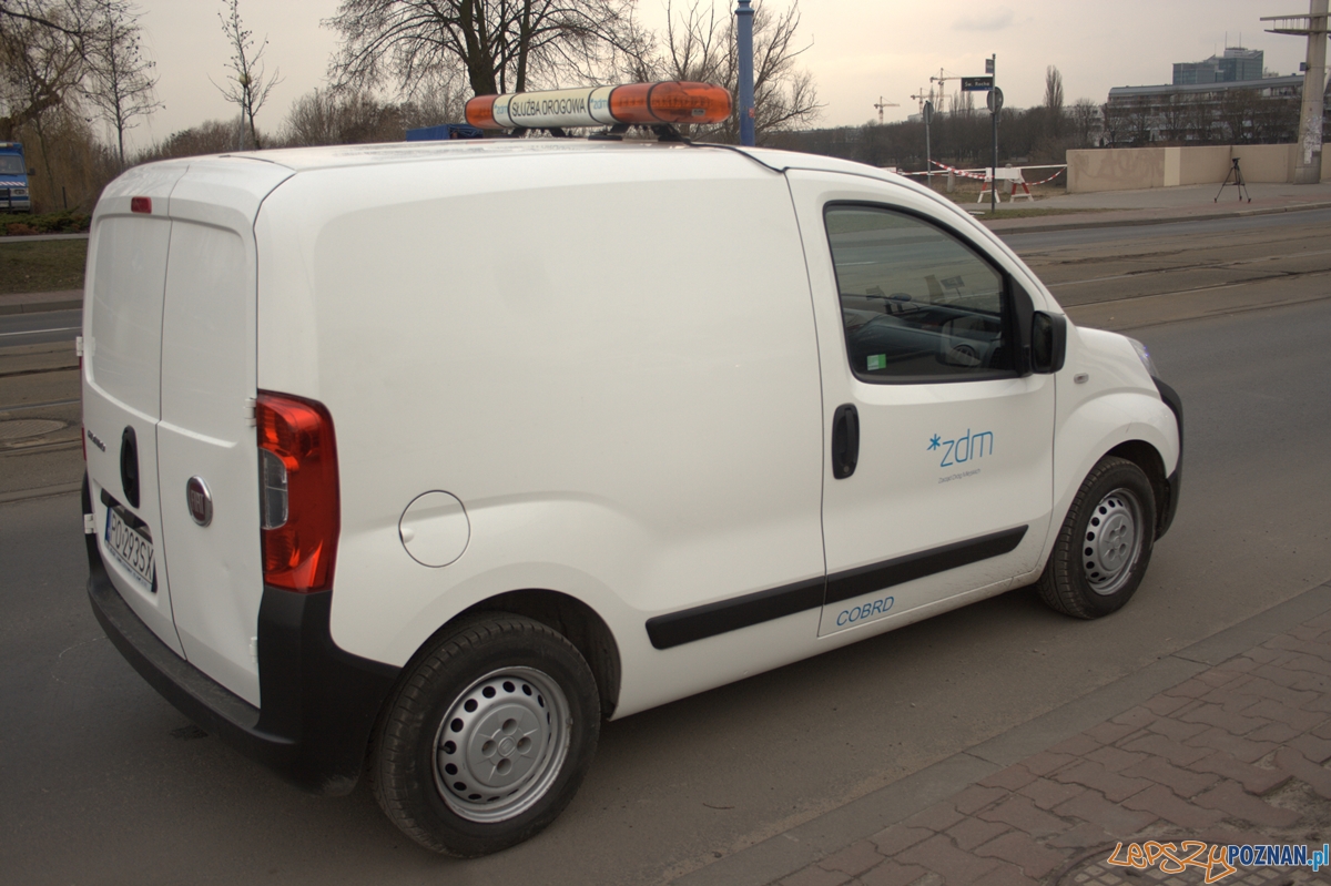 Poszukiwania Ewy Tylman w centrum Poznania / służba drogowa ZDM Foto: lepszyPOZNAN.pl / Karolina Kiraga Poszukiwania Ewy Tylman w centrum Poznania / służba drogowa ZDM Foto: lepszyPOZNAN.pl / Karolina Kiraga