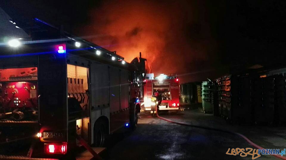 Pożar przy Smoluchowskiego Foto: OSP Luboń Pożar przy Smoluchowskiego Foto: OSP Luboń