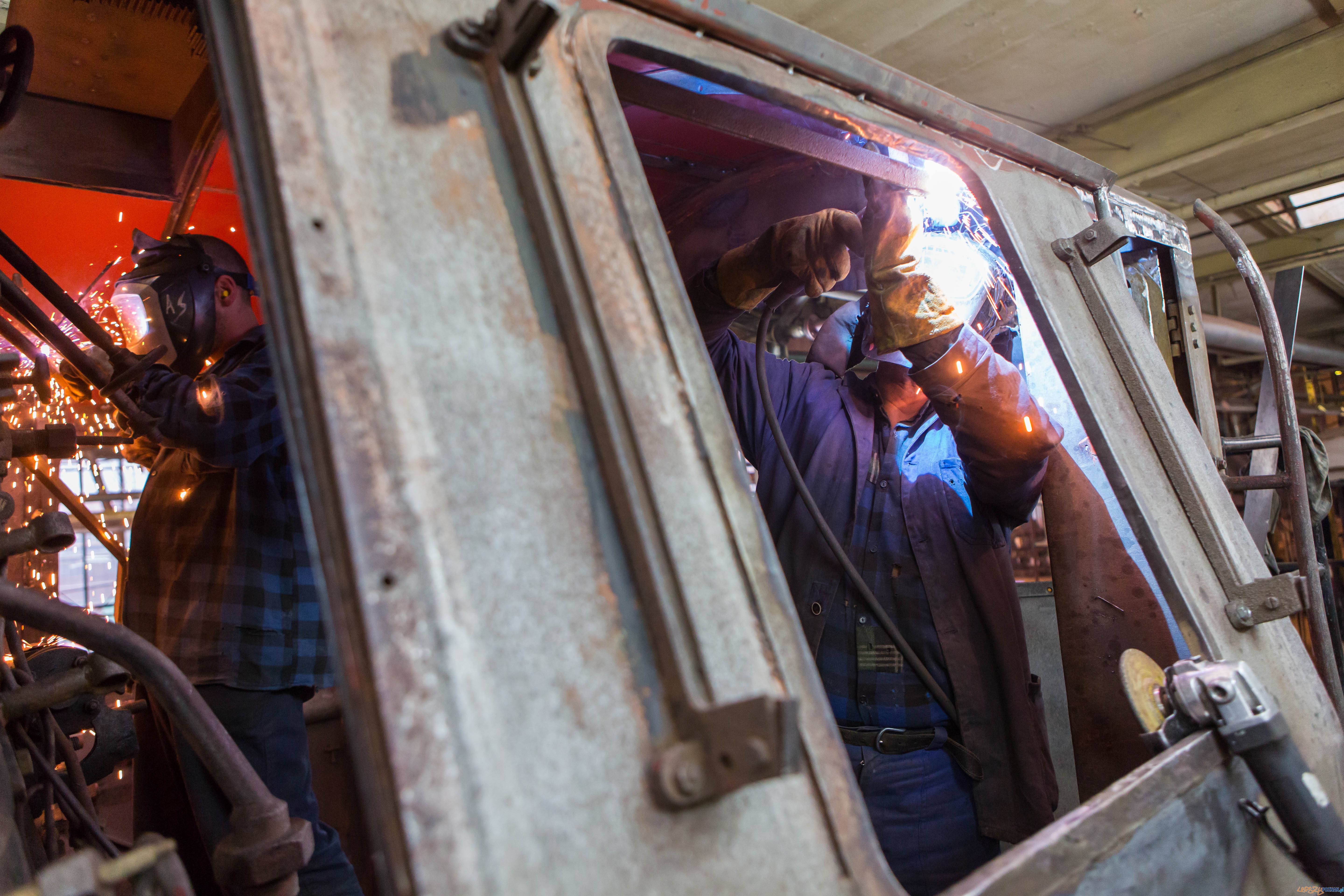 Prace renowacyjne lokomotywy Ty51-183 Foto: Przemysław Szyszka / lechpoznan.pl Prace renowacyjne lokomotywy Ty51-183 Foto: Przemysław Szyszka / lechpoznan.pl