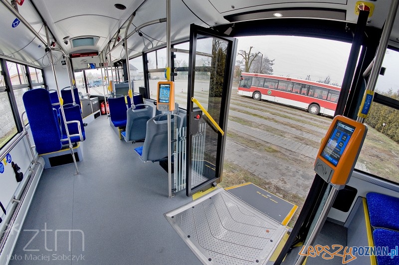 Rampa dla niepełnosprawnych w autobusie Foto: ZTM Rampa dla niepełnosprawnych w autobusie Foto: ZTM