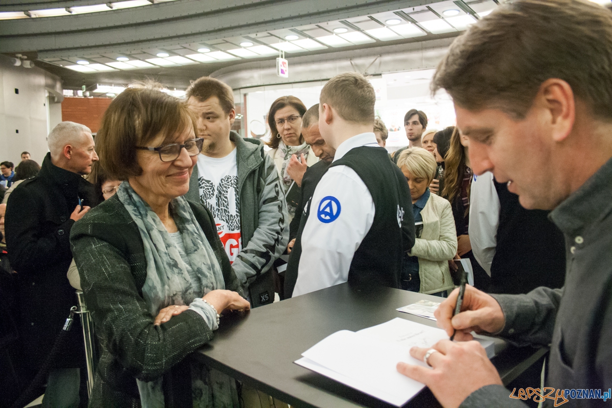 Tomasz Lis w empiku (15.03.2016) Foto: © lepszyPOZNAN.pl / Karolina Kiraga Tomasz Lis w empiku (15.03.2016) Foto: © lepszyPOZNAN.pl / Karolina Kiraga