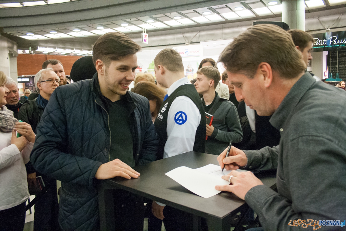 Tomasz Lis w empiku (15.03.2016) Foto: © lepszyPOZNAN.pl / Karolina Kiraga Tomasz Lis w empiku (15.03.2016) Foto: © lepszyPOZNAN.pl / Karolina Kiraga