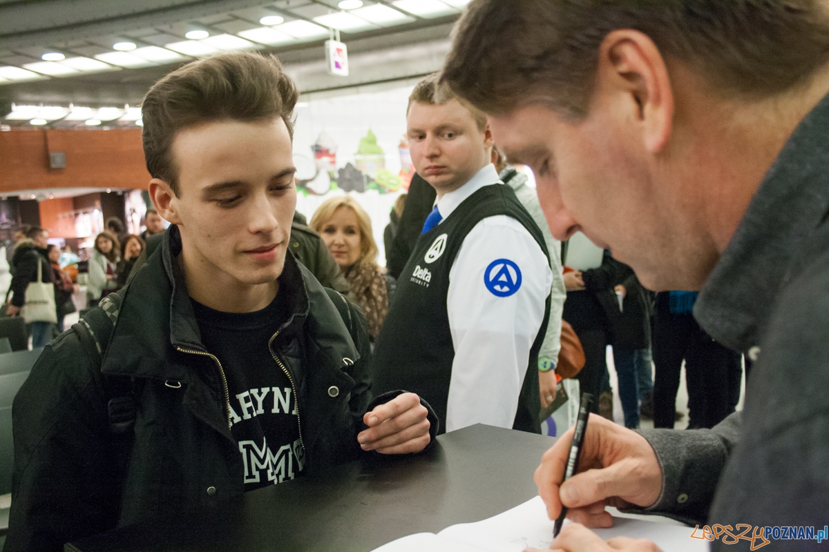 Tomasz Lis w empiku (15.03.2016) Foto: © lepszyPOZNAN.pl / Karolina Kiraga Tomasz Lis w empiku (15.03.2016) Foto: © lepszyPOZNAN.pl / Karolina Kiraga