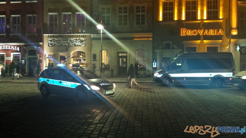 Nocna akcja policji na Starym Mieście Foto: materiały KM Policji w Poznaniu Nocna akcja policji na Starym Mieście Foto: materiały KM Policji w Poznaniu