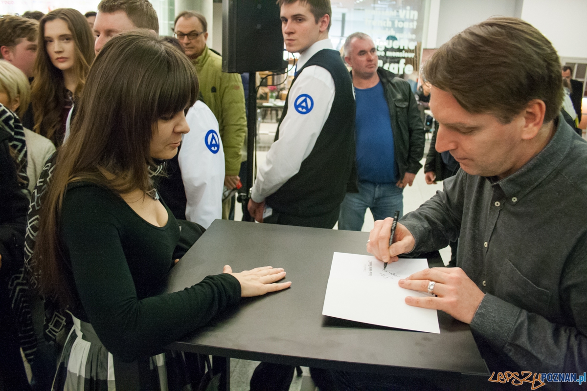 Tomasz Lis w empiku (15.03.2016) Foto: © lepszyPOZNAN.pl / Karolina Kiraga Tomasz Lis w empiku (15.03.2016) Foto: © lepszyPOZNAN.pl / Karolina Kiraga