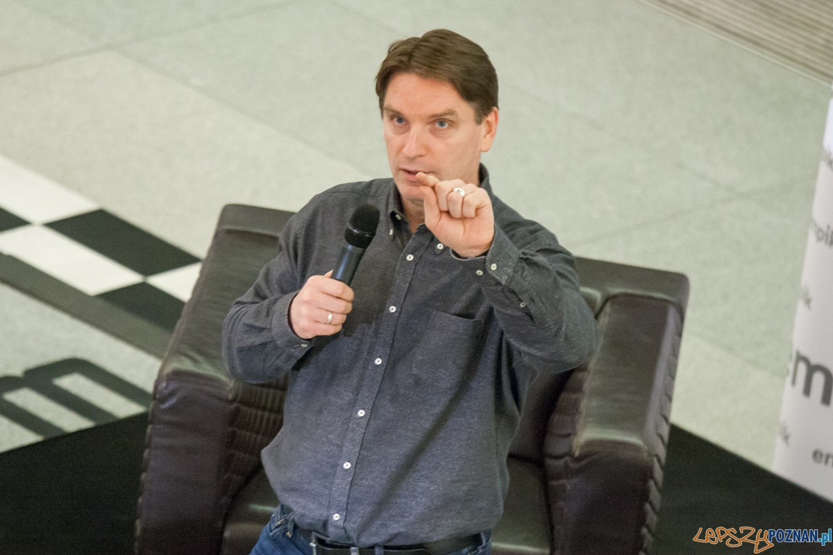 Tomasz Lis w empiku (15.03.2016) Foto: © lepszyPOZNAN.pl / Karolina Kiraga Tomasz Lis w empiku (15.03.2016) Foto: © lepszyPOZNAN.pl / Karolina Kiraga