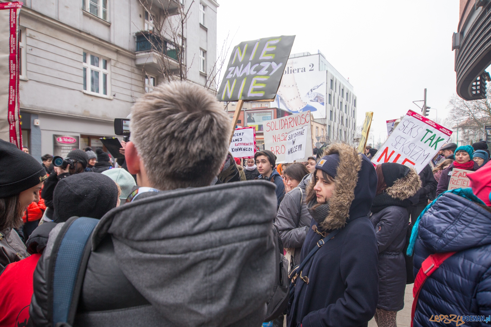 Solidarnie przeciw kulturze gwałtu – Manifa 2016 w Poznaniu Foto: lepszyPOZNAN.pl / Piotr Rychter Solidarnie przeciw kulturze gwałtu – Manifa 2016 w Poznaniu Foto: lepszyPOZNAN.pl / Piotr Rychter