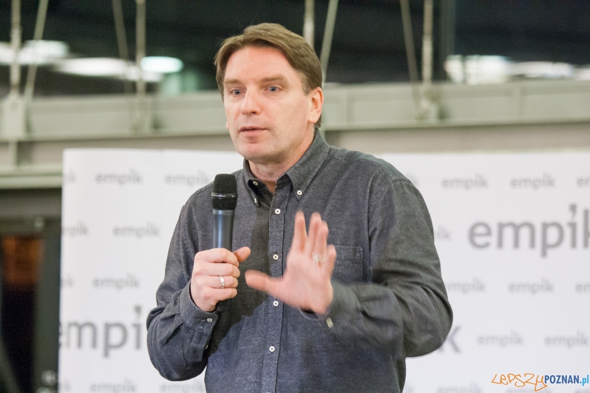 Tomasz Lis w empiku (15.03.2016) Foto: © lepszyPOZNAN.pl / Karolina Kiraga Tomasz Lis w empiku (15.03.2016) Foto: © lepszyPOZNAN.pl / Karolina Kiraga