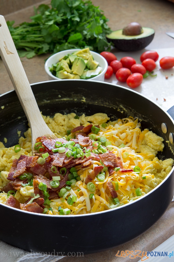 jajecznica w chrupiących bułkach Foto: iwashyoudry.com / Shawn jajecznica w chrupiących bułkach Foto: iwashyoudry.com / Shawn