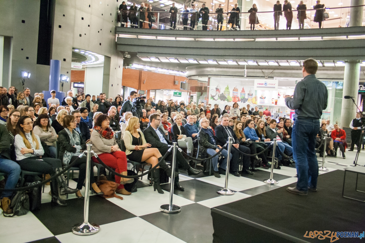 Tomasz Lis w empiku (15.03.2016) Foto: © lepszyPOZNAN.pl / Karolina Kiraga Tomasz Lis w empiku (15.03.2016) Foto: © lepszyPOZNAN.pl / Karolina Kiraga