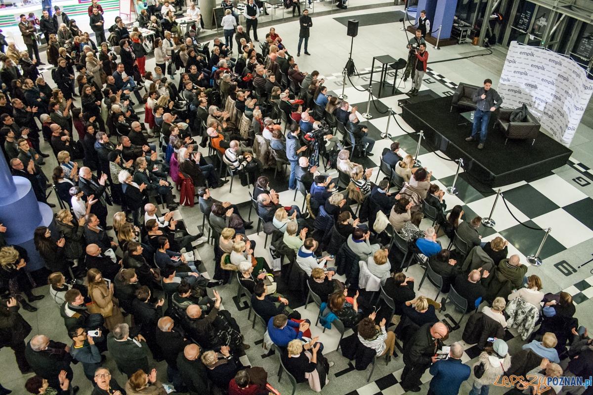 Tomasz Lis w empiku (15.03.2016) Foto: © lepszyPOZNAN.pl / Karolina Kiraga Tomasz Lis w empiku (15.03.2016) Foto: © lepszyPOZNAN.pl / Karolina Kiraga