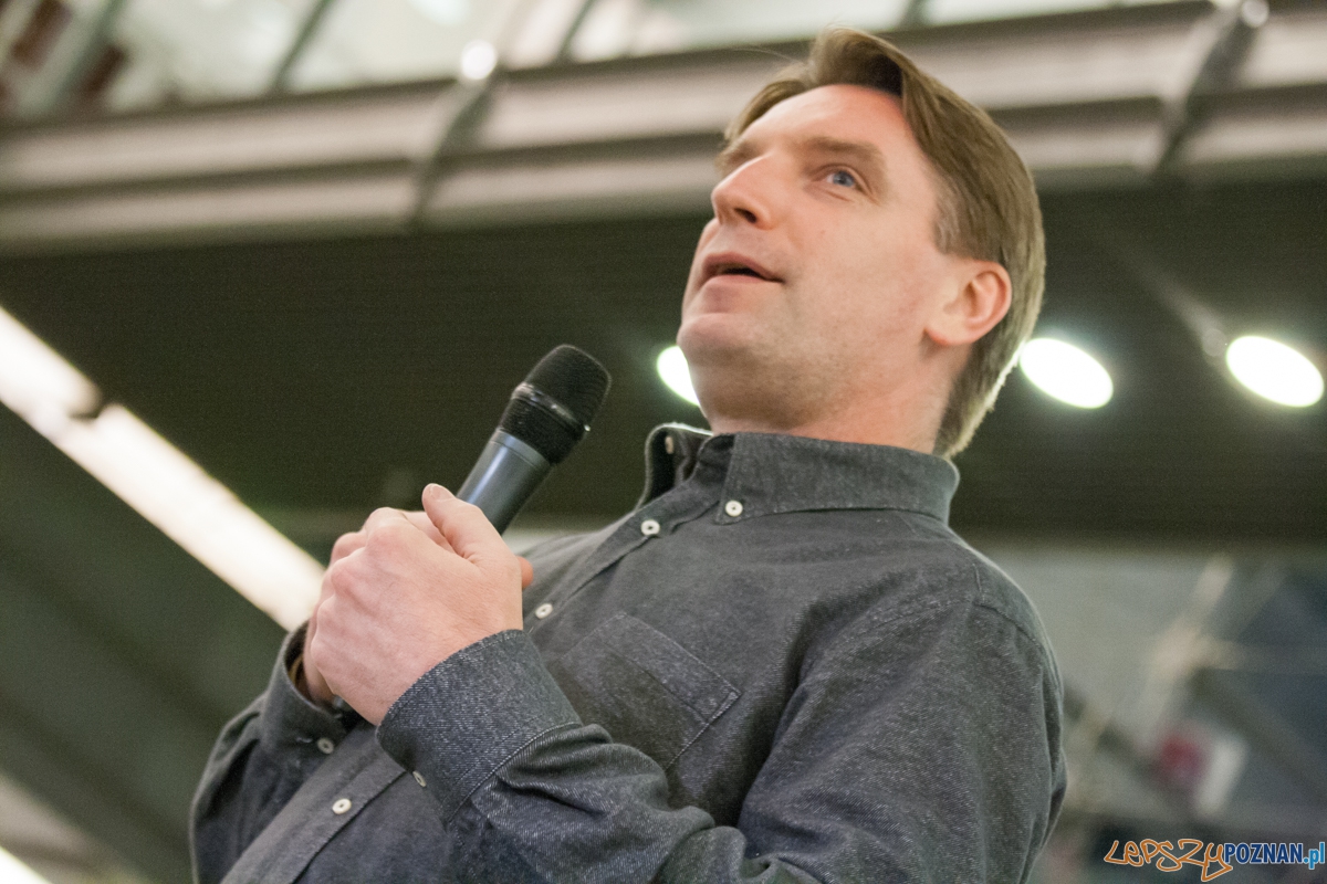 Tomasz Lis w empiku (15.03.2016) Foto: © lepszyPOZNAN.pl / Karolina Kiraga Tomasz Lis w empiku (15.03.2016) Foto: © lepszyPOZNAN.pl / Karolina Kiraga