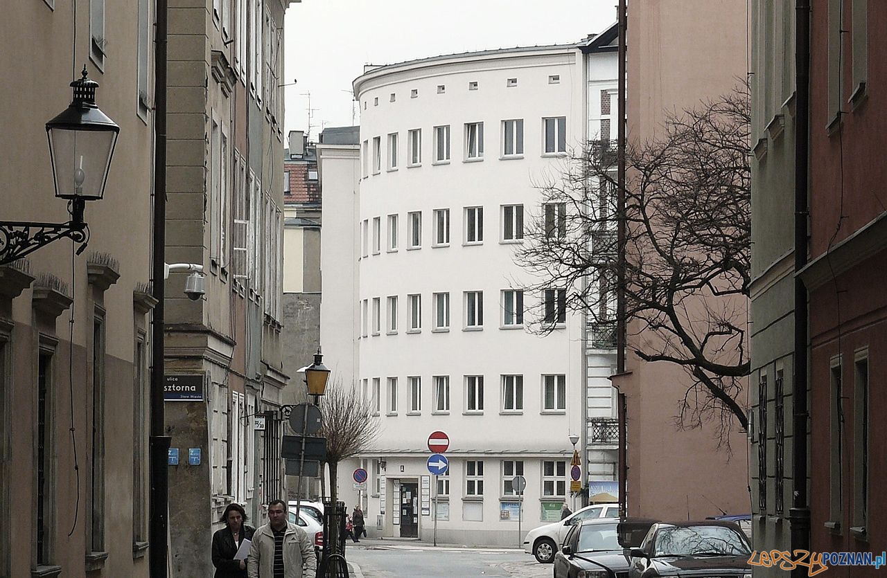 Ośrodek Zdrowia przy Placu Kolegiackim 1937  Foto: MOs810 / wikipedia