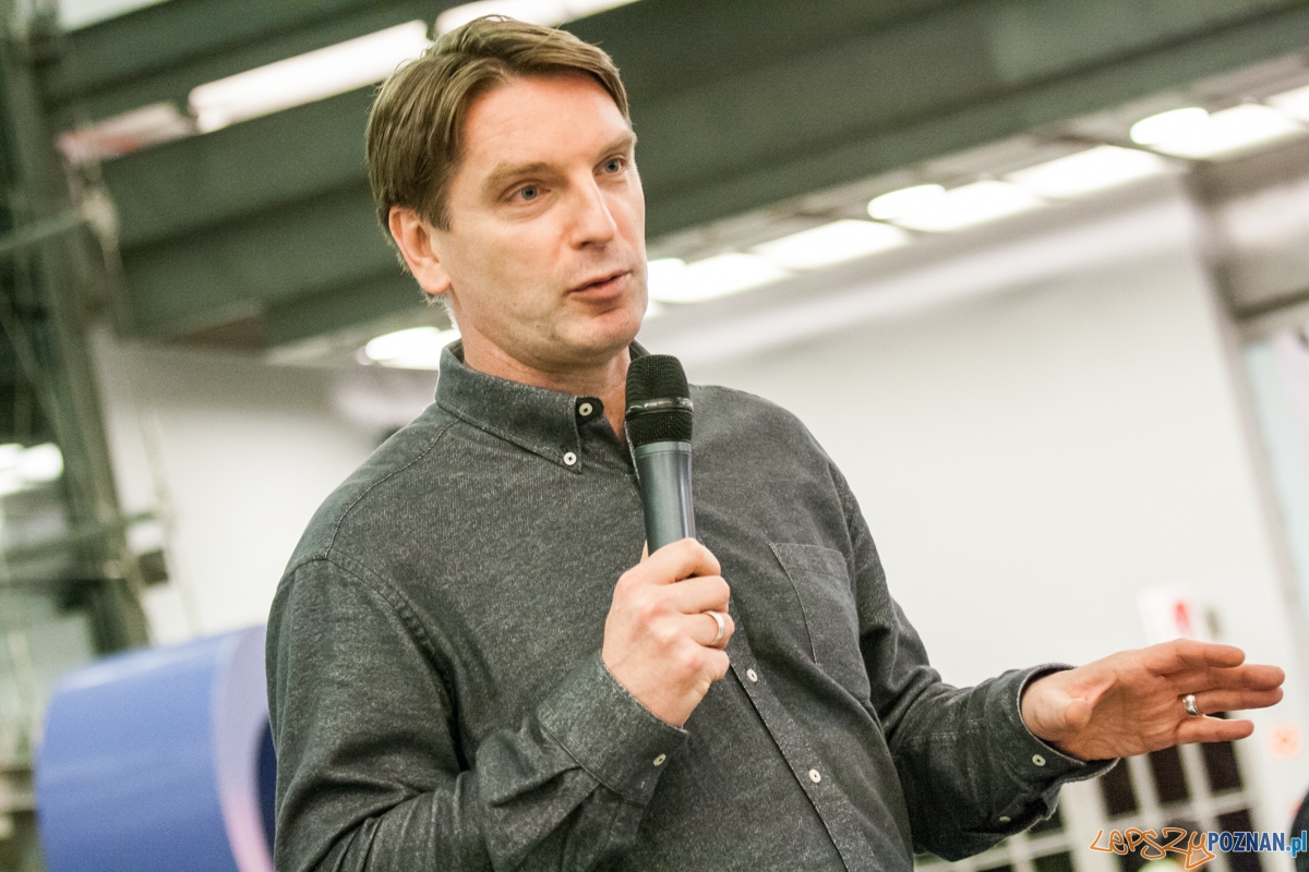 Tomasz Lis w empiku (15.03.2016) Foto: © lepszyPOZNAN.pl / Karolina Kiraga Tomasz Lis w empiku (15.03.2016) Foto: © lepszyPOZNAN.pl / Karolina Kiraga