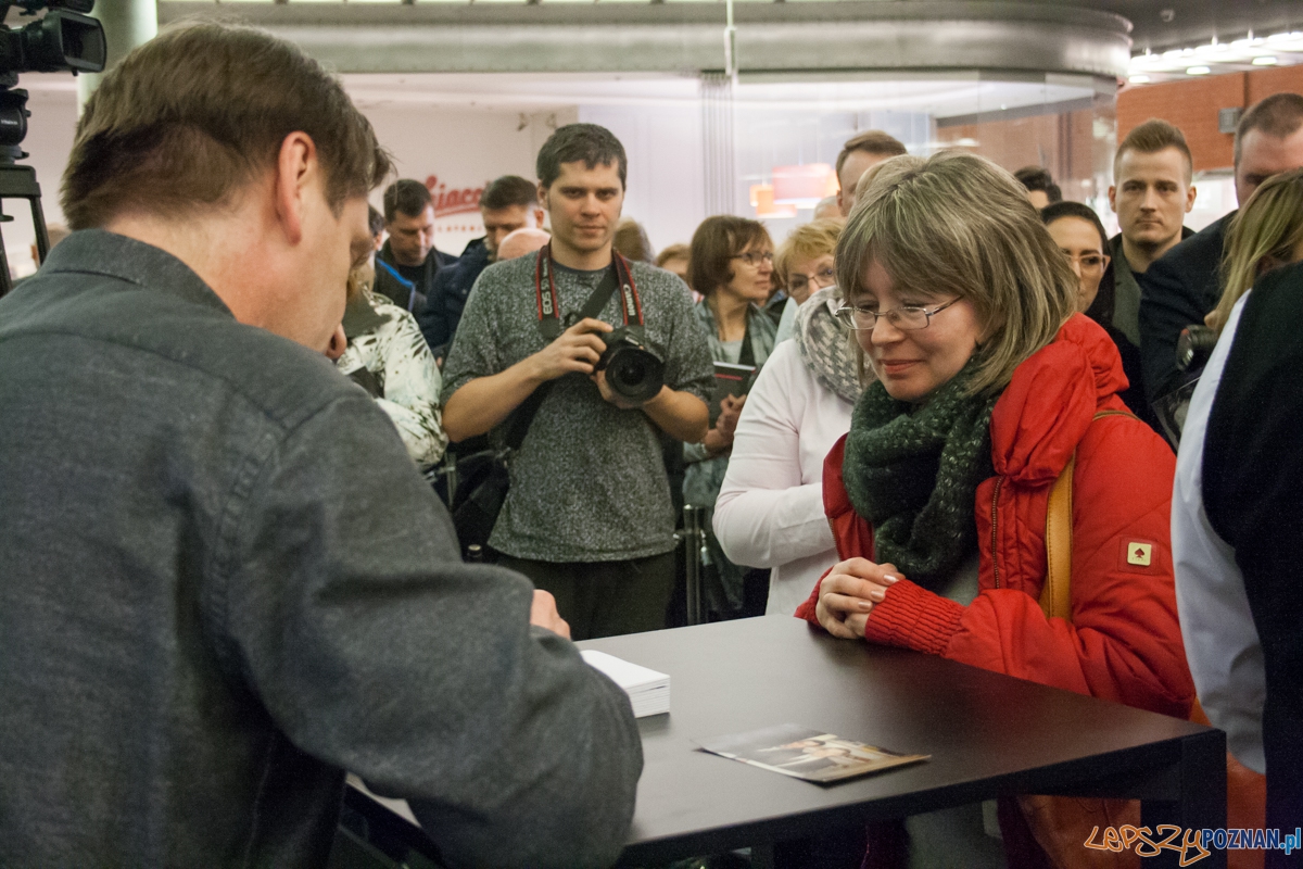 Tomasz Lis w empiku (15.03.2016) Foto: © lepszyPOZNAN.pl / Karolina Kiraga Tomasz Lis w empiku (15.03.2016) Foto: © lepszyPOZNAN.pl / Karolina Kiraga