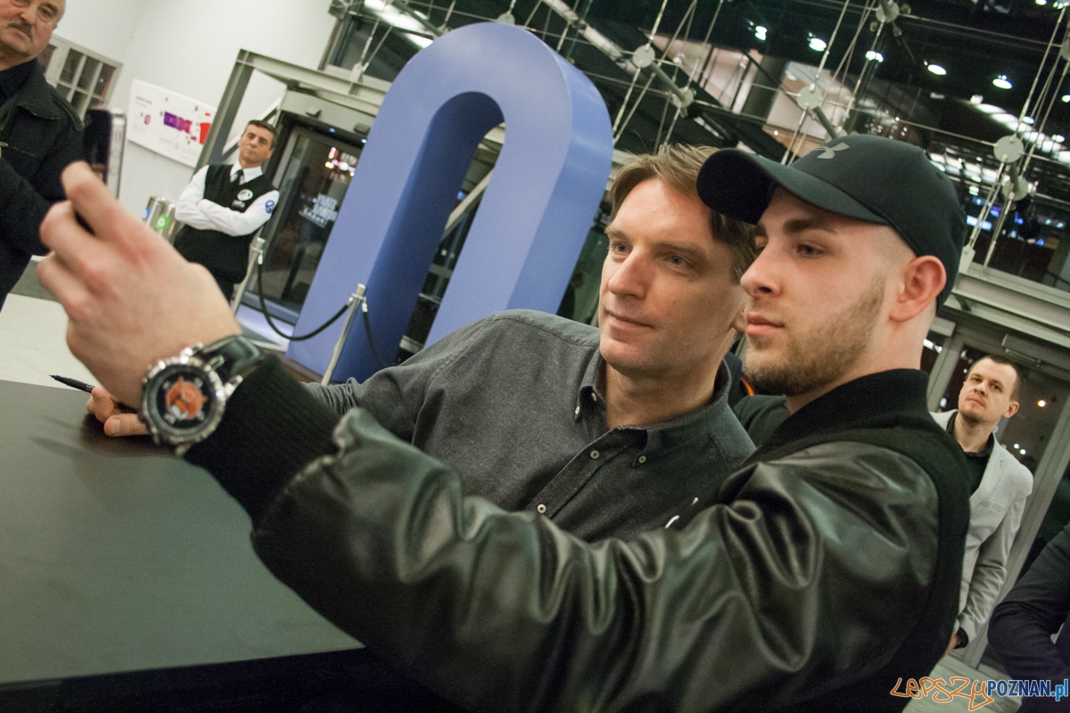 Tomasz Lis w empiku (15.03.2016) Foto: © lepszyPOZNAN.pl / Karolina Kiraga Tomasz Lis w empiku (15.03.2016) Foto: © lepszyPOZNAN.pl / Karolina Kiraga