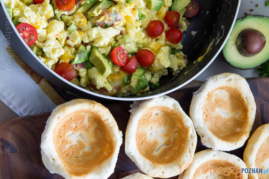 jajecznica w chrupiących bułkach Foto: iwashyoudry.com / Shawn jajecznica w chrupiących bułkach Foto: iwashyoudry.com / Shawn