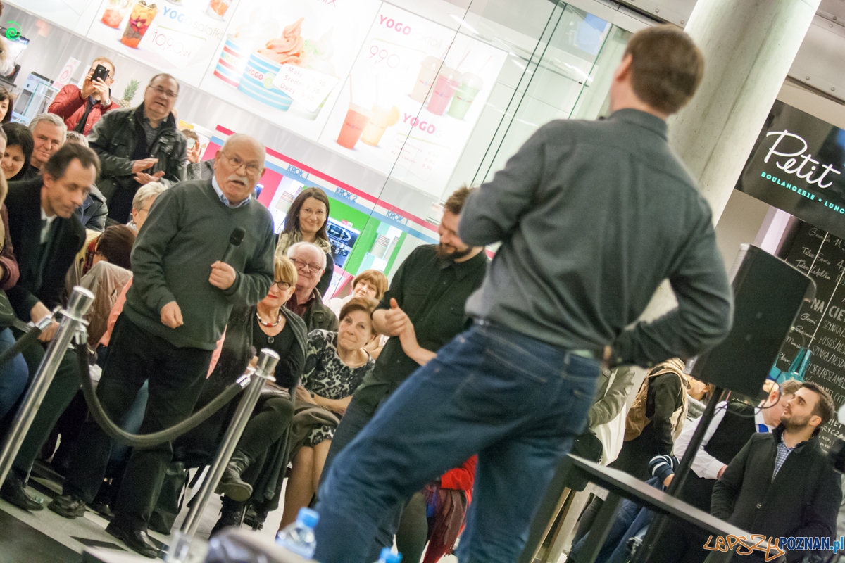 Tomasz Lis w empiku (15.03.2016) Foto: © lepszyPOZNAN.pl / Karolina Kiraga Tomasz Lis w empiku (15.03.2016) Foto: © lepszyPOZNAN.pl / Karolina Kiraga