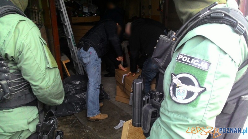 Sprzedawali podrobione ćmiki Foto: KWP w Poznaniu Sprzedawali podrobione ćmiki Foto: KWP w Poznaniu