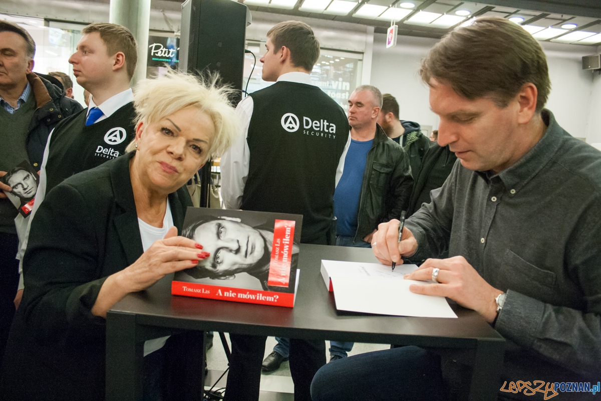 Tomasz Lis w empiku (15.03.2016) Foto: © lepszyPOZNAN.pl / Karolina Kiraga Tomasz Lis w empiku (15.03.2016) Foto: © lepszyPOZNAN.pl / Karolina Kiraga