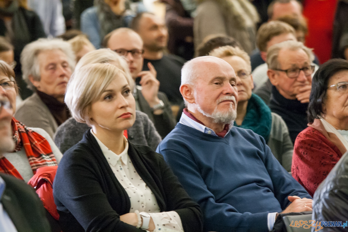 Tomasz Lis w empiku (15.03.2016) Foto: © lepszyPOZNAN.pl / Karolina Kiraga Tomasz Lis w empiku (15.03.2016) Foto: © lepszyPOZNAN.pl / Karolina Kiraga