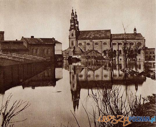 Powodź 1888 r - Kościół Bernardynów na Garbarach Foto: MKZ Powodź 1888 r - Kościół Bernardynów na Garbarach Foto: MKZ