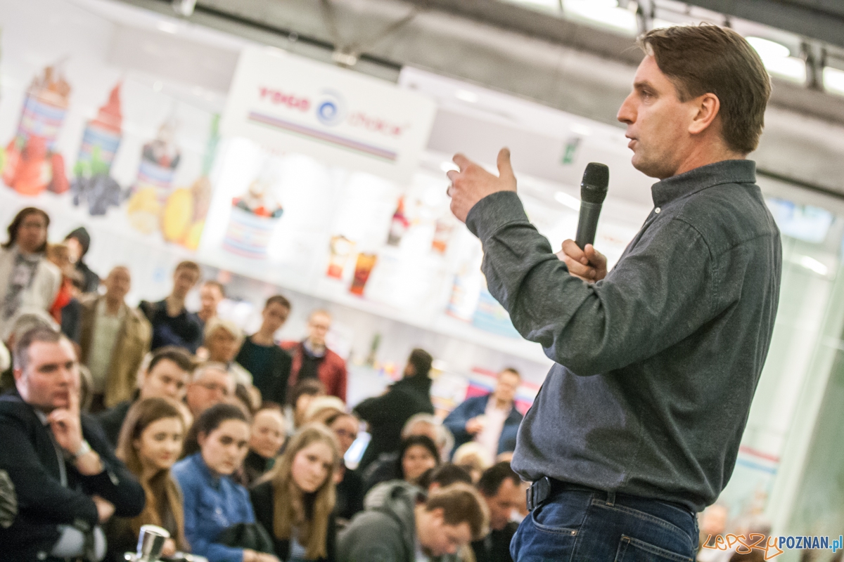 Tomasz Lis w empiku (15.03.2016) Foto: © lepszyPOZNAN.pl / Karolina Kiraga Tomasz Lis w empiku (15.03.2016) Foto: © lepszyPOZNAN.pl / Karolina Kiraga