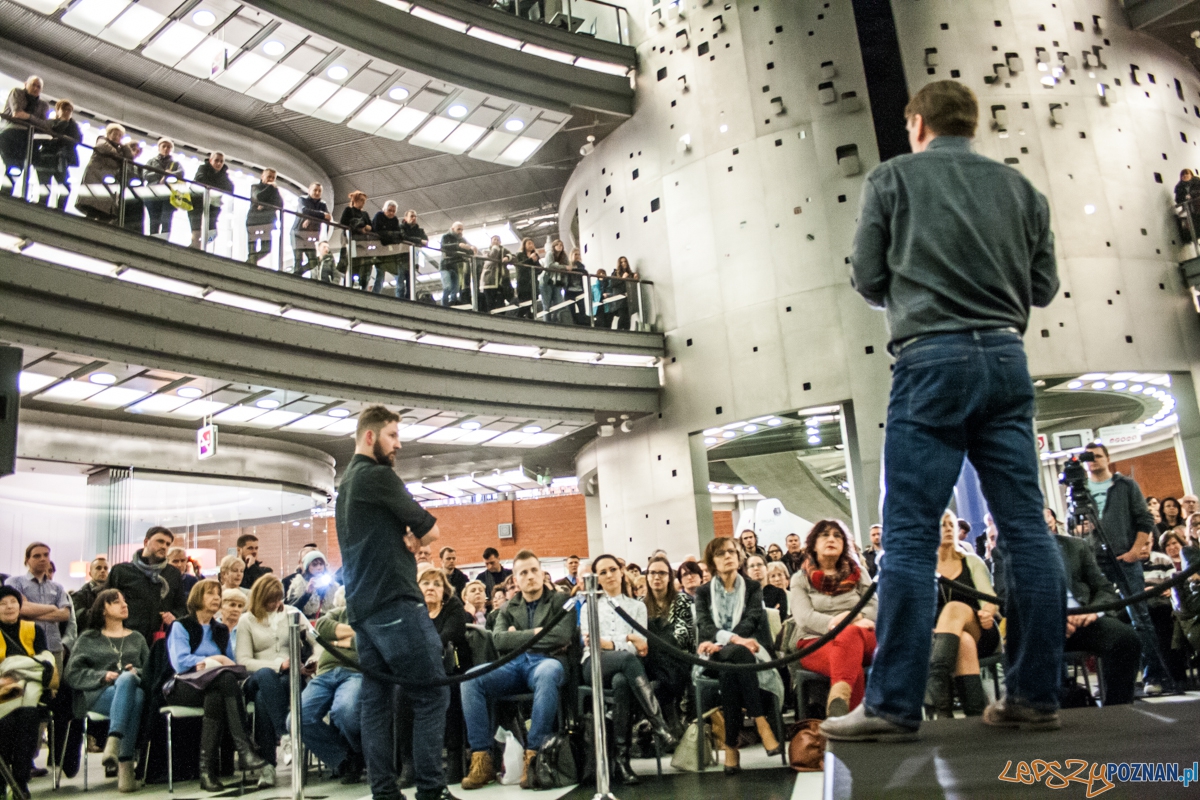Tomasz Lis w empiku (15.03.2016) Foto: © lepszyPOZNAN.pl / Karolina Kiraga Tomasz Lis w empiku (15.03.2016) Foto: © lepszyPOZNAN.pl / Karolina Kiraga