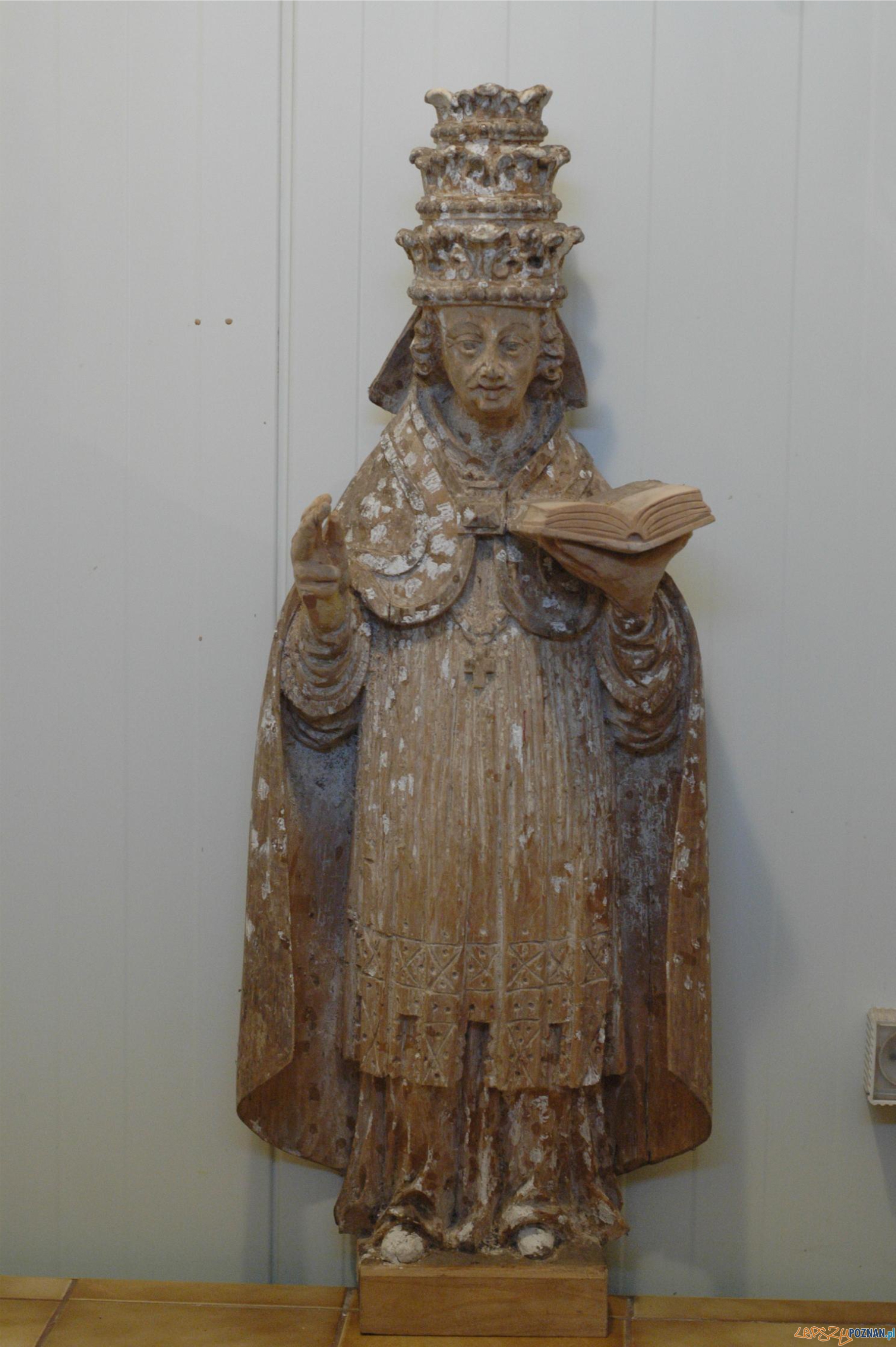 Barokowa rzeźba papieża przed konserwacją Foto: Barokowa rzeźba papieża przed konserwacją Foto: