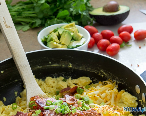 jajecznica w chrupiących bułkach Foto: iwashyoudry.com / Shawn jajecznica w chrupiących bułkach Foto: iwashyoudry.com / Shawn