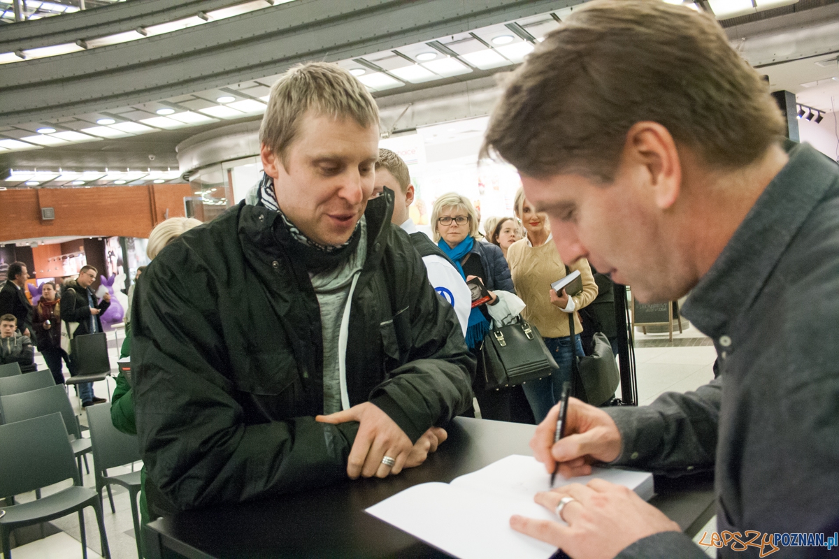 Tomasz Lis w empiku (15.03.2016) Foto: © lepszyPOZNAN.pl / Karolina Kiraga Tomasz Lis w empiku (15.03.2016) Foto: © lepszyPOZNAN.pl / Karolina Kiraga