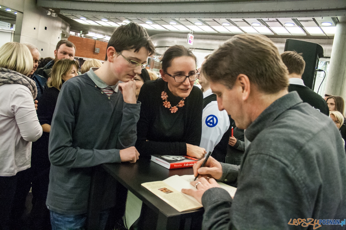 Tomasz Lis w empiku (15.03.2016) Foto: © lepszyPOZNAN.pl / Karolina Kiraga Tomasz Lis w empiku (15.03.2016) Foto: © lepszyPOZNAN.pl / Karolina Kiraga