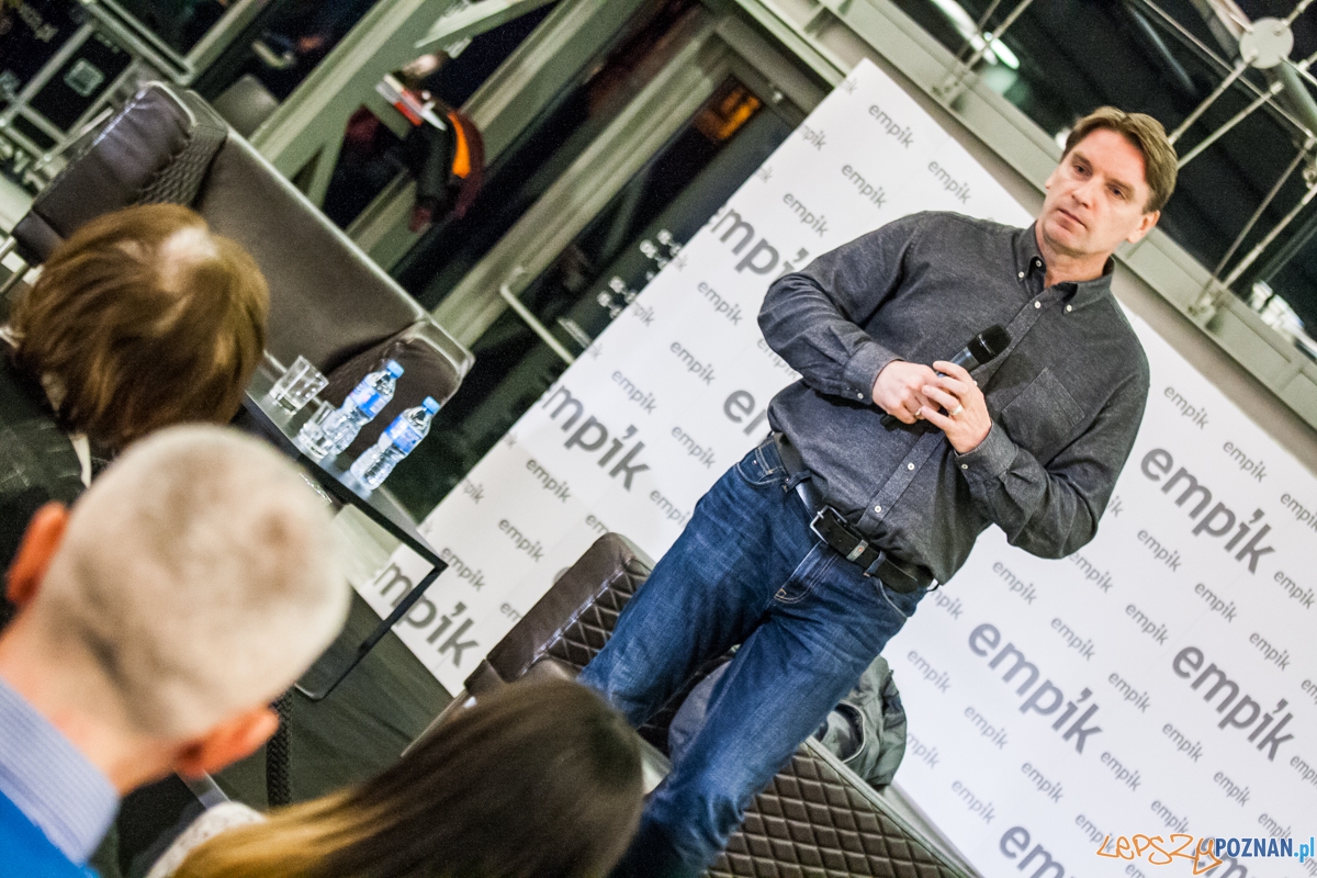 Tomasz Lis w empiku (15.03.2016) Foto: © lepszyPOZNAN.pl / Karolina Kiraga Tomasz Lis w empiku (15.03.2016) Foto: © lepszyPOZNAN.pl / Karolina Kiraga