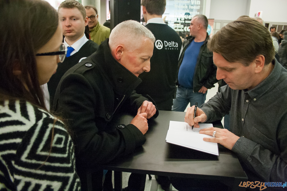 Tomasz Lis w empiku (15.03.2016) Foto: © lepszyPOZNAN.pl / Karolina Kiraga Tomasz Lis w empiku (15.03.2016) Foto: © lepszyPOZNAN.pl / Karolina Kiraga