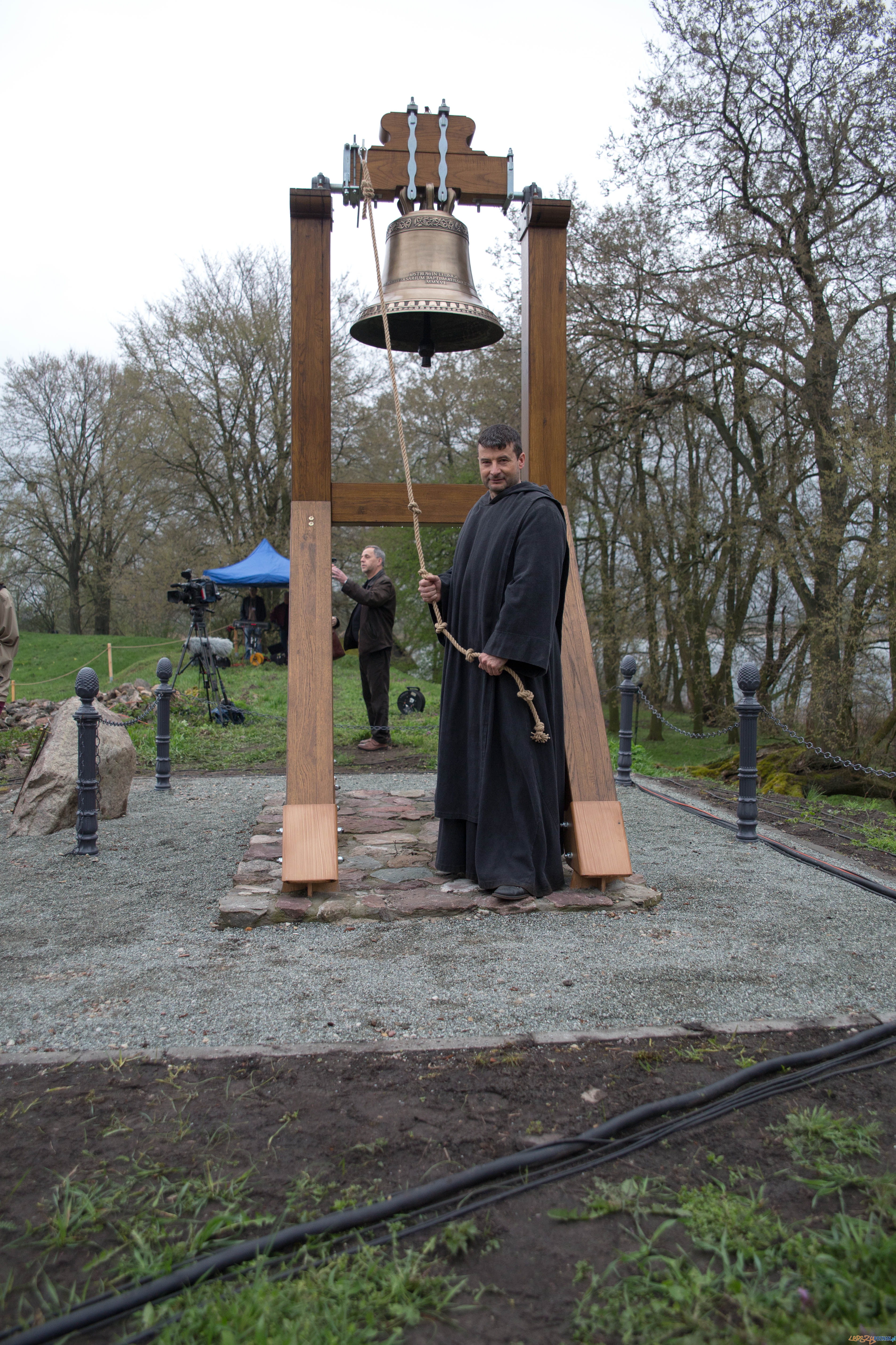 1050-lecie Chrztu Polski - uroczystości na Ostrowie Lednickim Foto: lepszyPOZNAN.pl / Katarzyna Stawecka 1050-lecie Chrztu Polski - uroczystości na Ostrowie Lednickim Foto: lepszyPOZNAN.pl / Katarzyna Stawecka