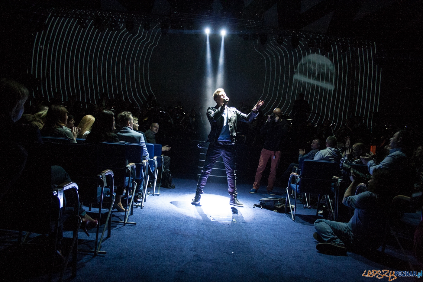 U2 symfonicznie - Rafał Brzozowski (24.04.2016) Sala Ziemi Foto: © lepszyPOZNAN.pl / Karolina Kiraga U2 symfonicznie - Rafał Brzozowski (24.04.2016) Sala Ziemi Foto: © lepszyPOZNAN.pl / Karolina Kiraga