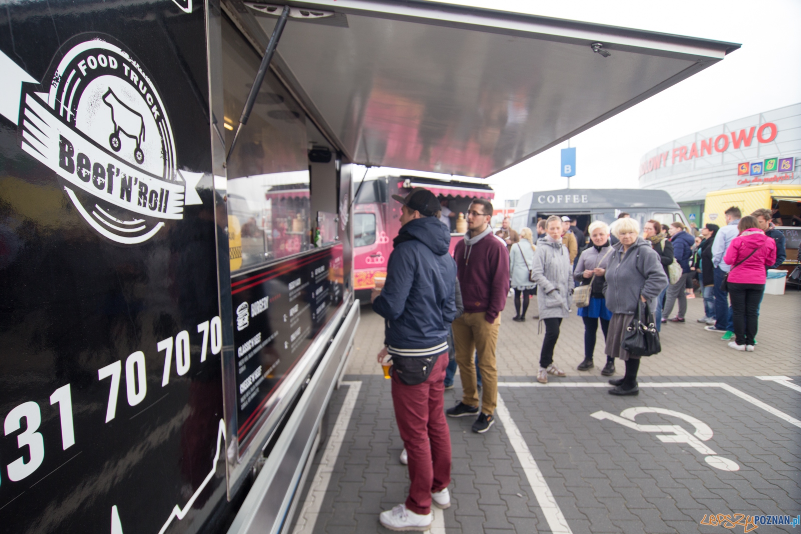 II Festiwal Smaków Food Tracków Foto: lepszyPOZNAN.pl / Piotr Rychter II Festiwal Smaków Food Tracków Foto: lepszyPOZNAN.pl / Piotr Rychter