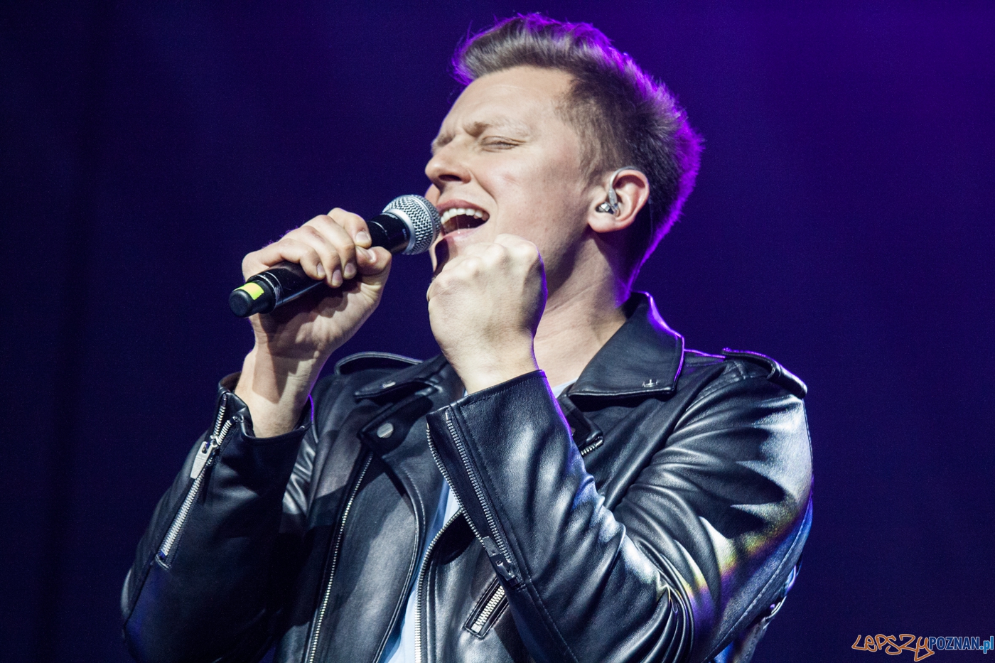 U2 symfonicznie - Rafał Brzozowski (24.04.2016) Sala Ziemi Foto: © lepszyPOZNAN.pl / Karolina Kiraga U2 symfonicznie - Rafał Brzozowski (24.04.2016) Sala Ziemi Foto: © lepszyPOZNAN.pl / Karolina Kiraga