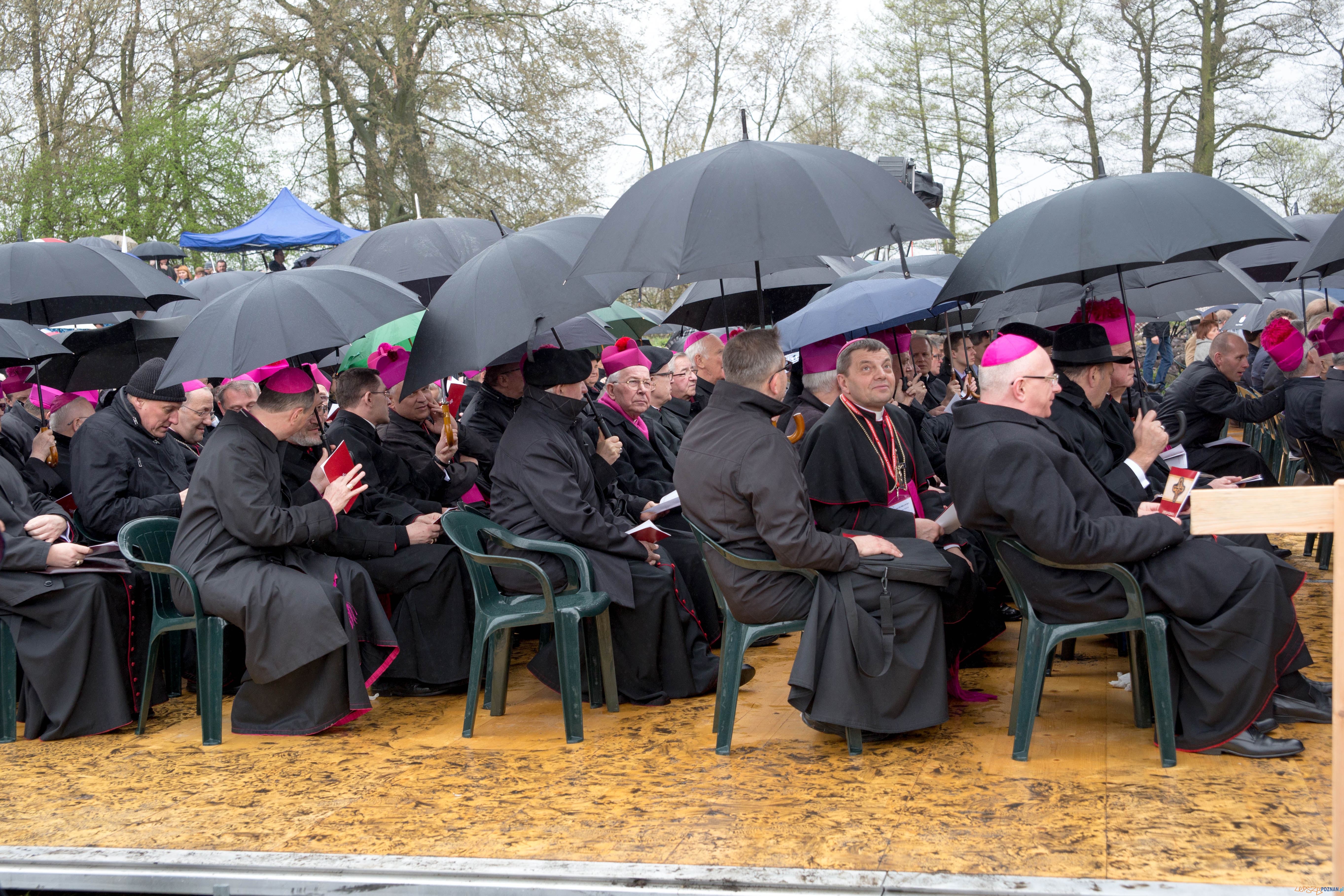 1050-lecie Chrztu Polski - uroczystości na Ostrowie Lednickim Foto: lepszyPOZNAN.pl / Katarzyna Stawecka 1050-lecie Chrztu Polski - uroczystości na Ostrowie Lednickim Foto: lepszyPOZNAN.pl / Katarzyna Stawecka