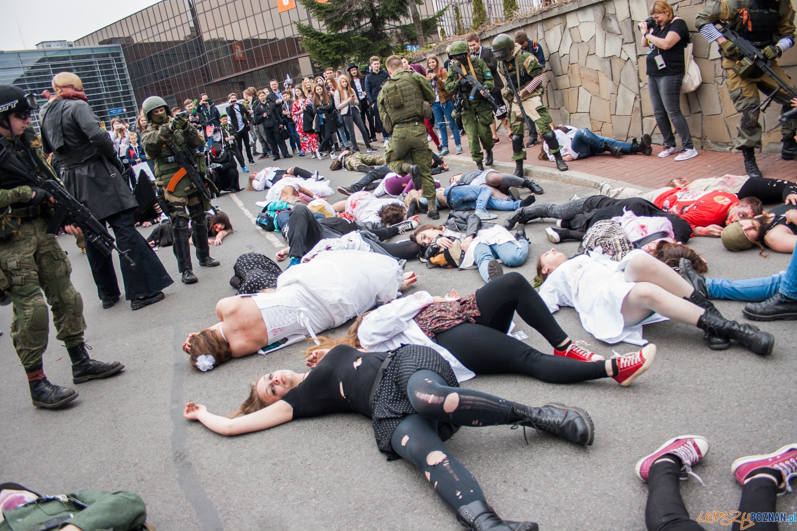 Pyrkon 2016 (9.04.2016) zombie Foto: © lepszyPOZNAN.pl / Karolina Kiraga Pyrkon 2016 (9.04.2016) zombie Foto: © lepszyPOZNAN.pl / Karolina Kiraga